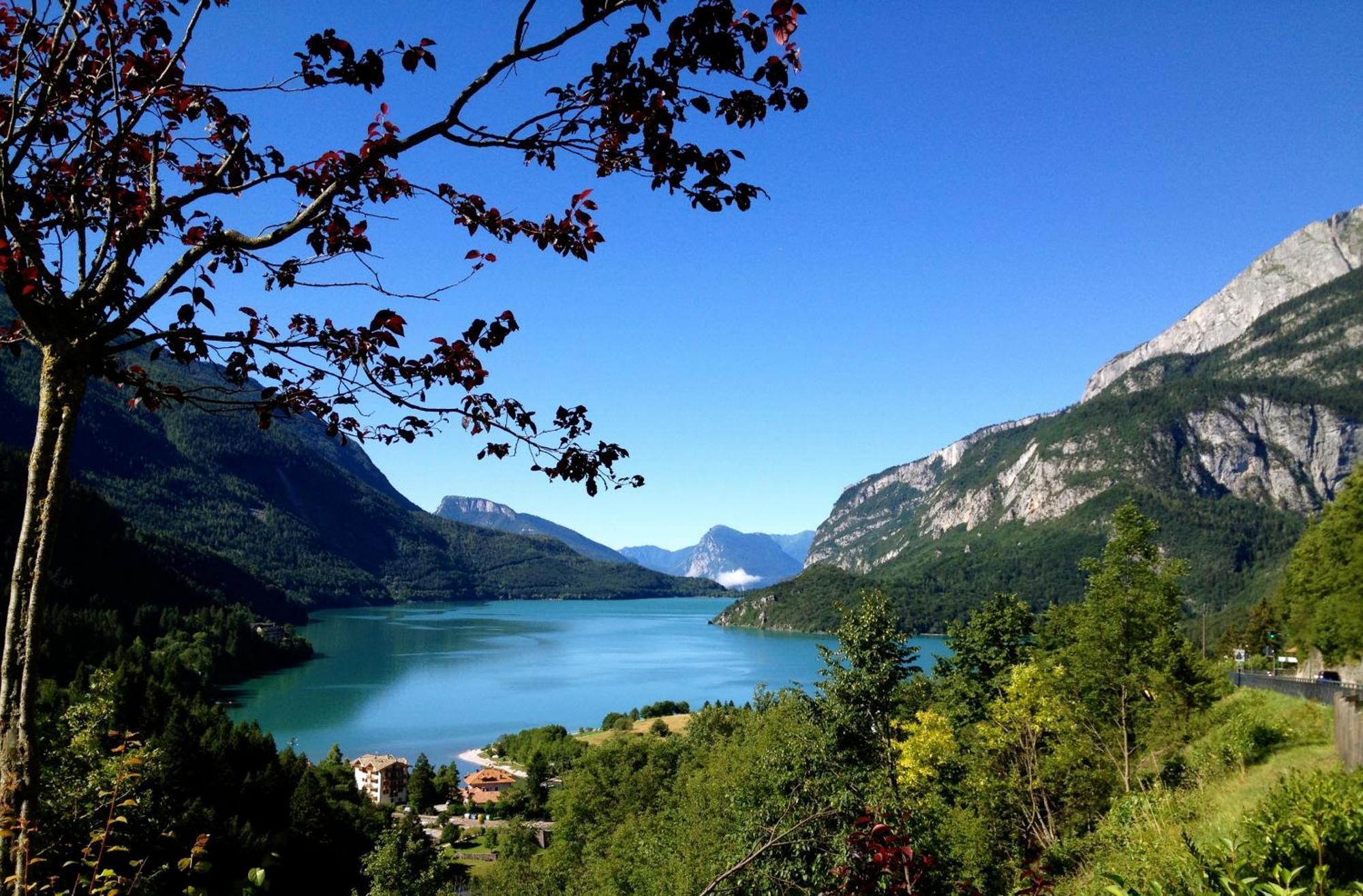 Chalet Al Lago モルヴェーノ エクステリア 写真