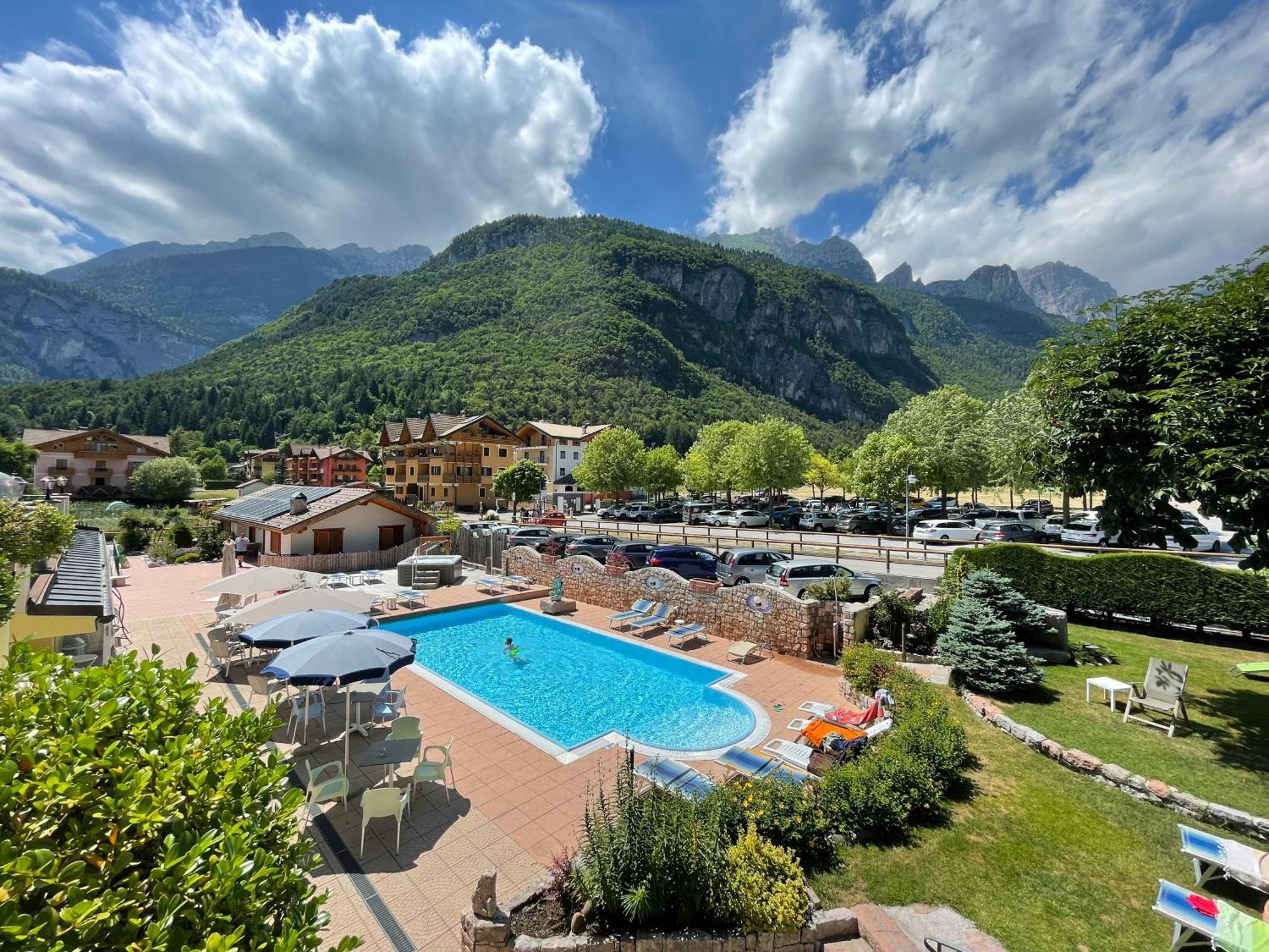 Chalet Al Lago モルヴェーノ エクステリア 写真